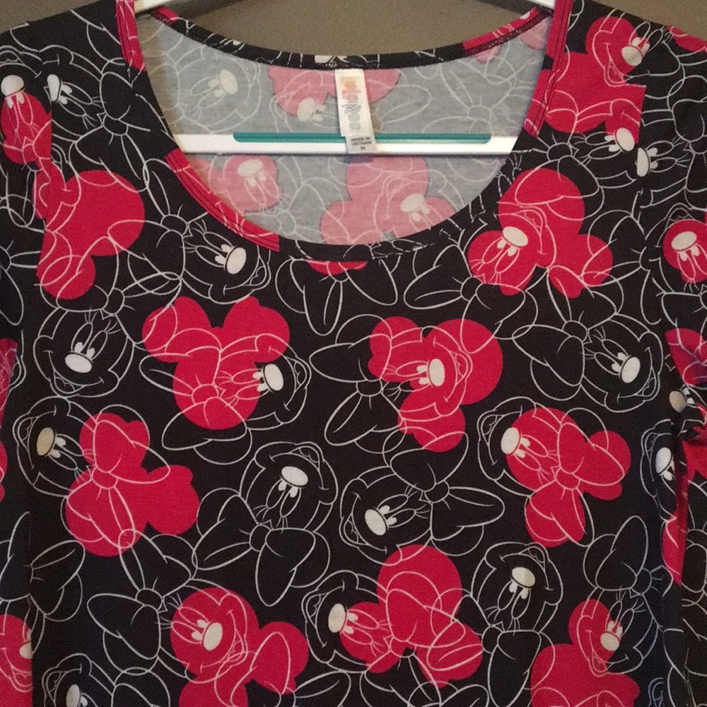 Medium NWT LuLaRoe Disney- Minnie Mouse Classic T